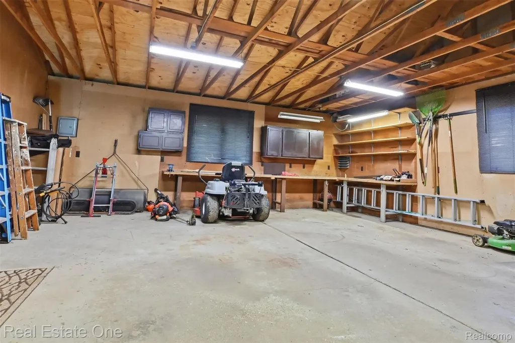 6920 Pontiac Trail West Bloomfield Charter Township MI 48323