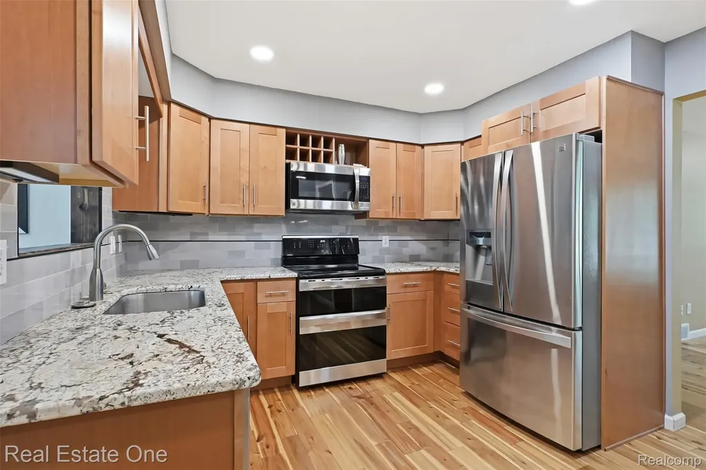 6920 Pontiac Trail West Bloomfield Charter Township MI 48323