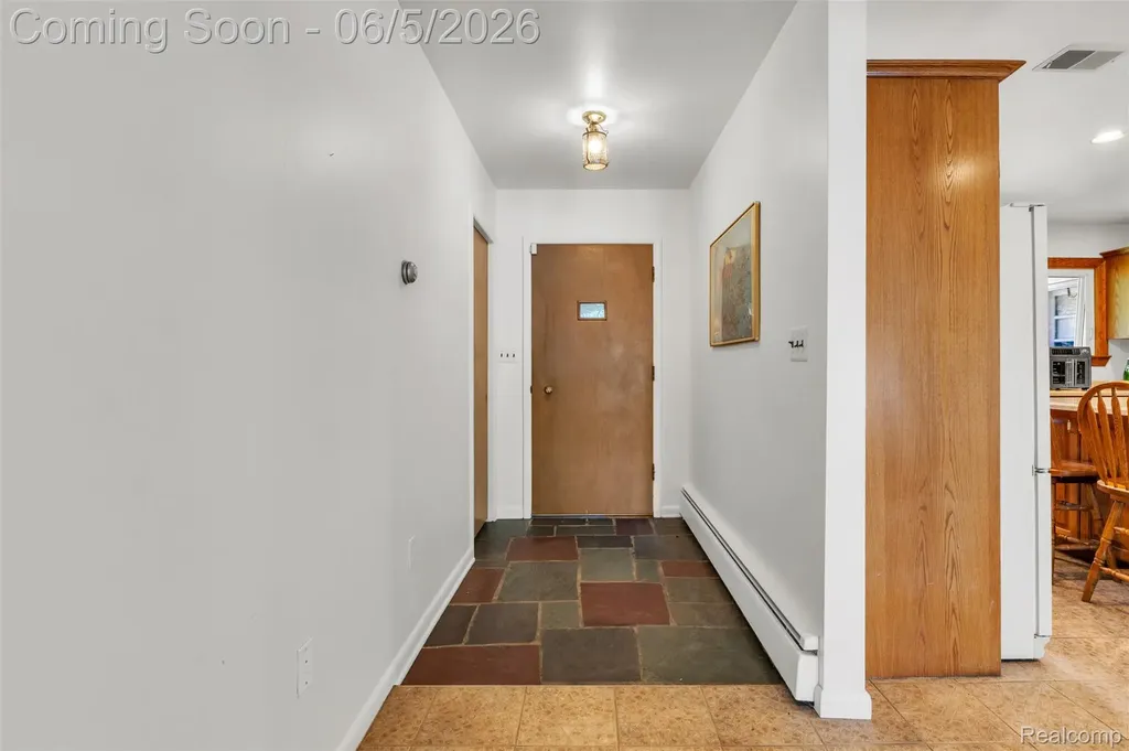 47435 N Shore Drive Van Buren Charter Township MI 48111