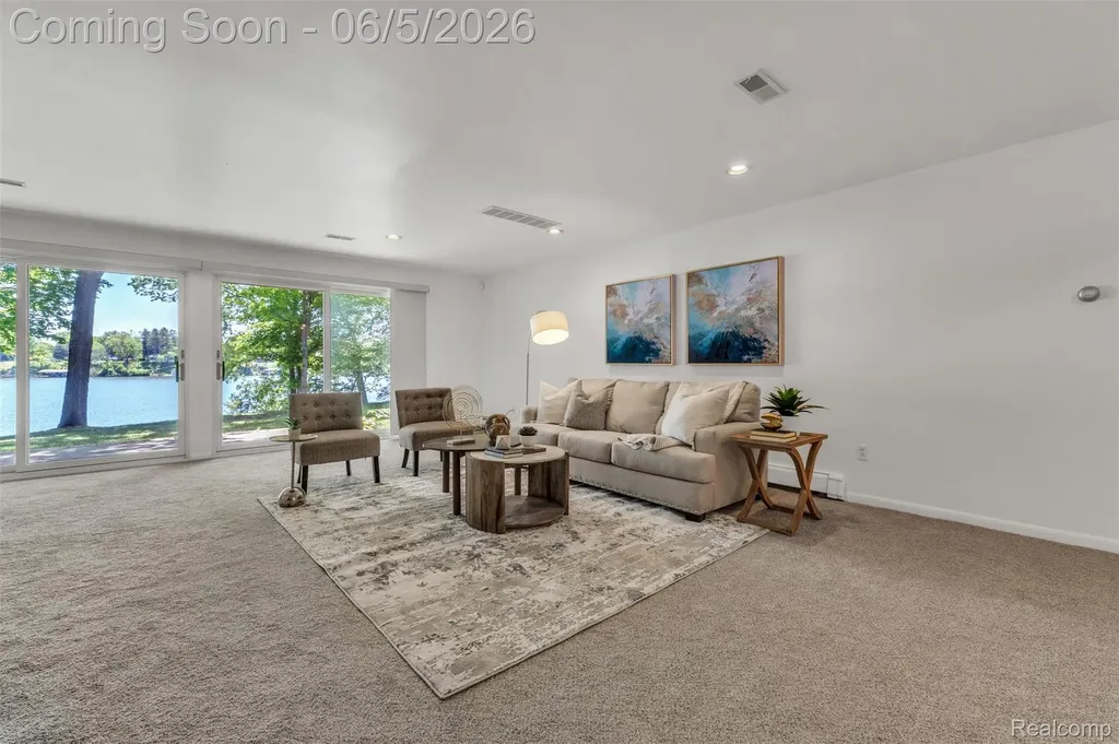 47435 N Shore Drive Van Buren Charter Township MI 48111