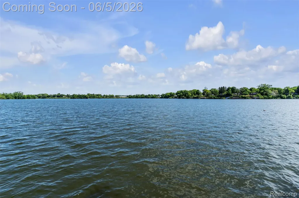 47435 N Shore Drive Van Buren Charter Township MI 48111