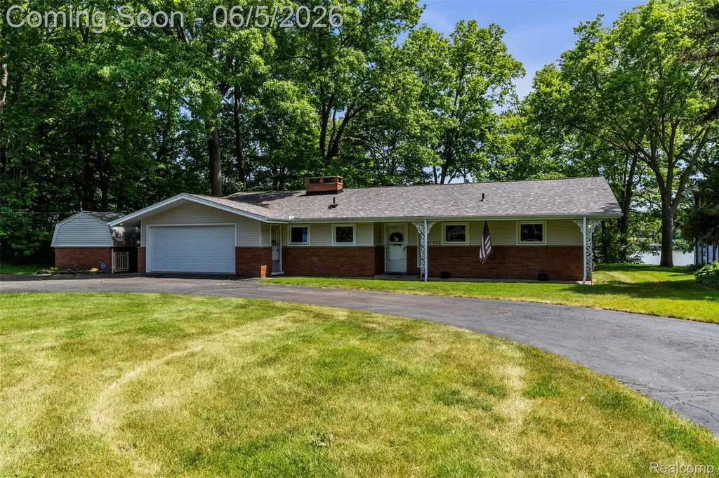 47435 N Shore Drive Van Buren Charter Township MI 48111