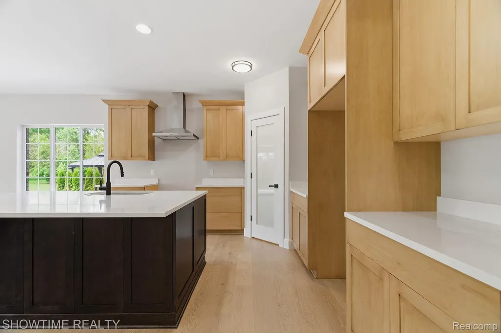68125 Lake Angela Drive Richmond City MI 48062