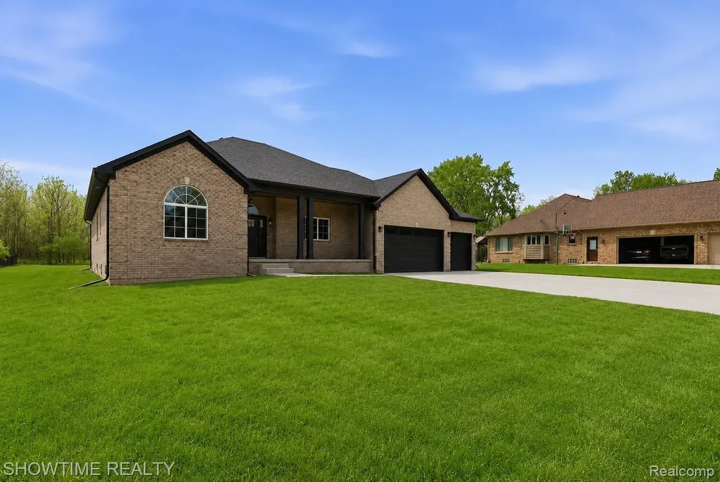 68125 Lake Angela Drive Richmond City MI 48062