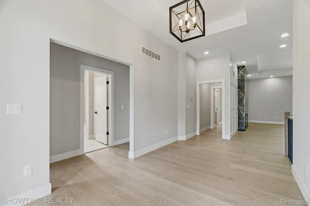 68125 Lake Angela Drive Richmond City MI 48062