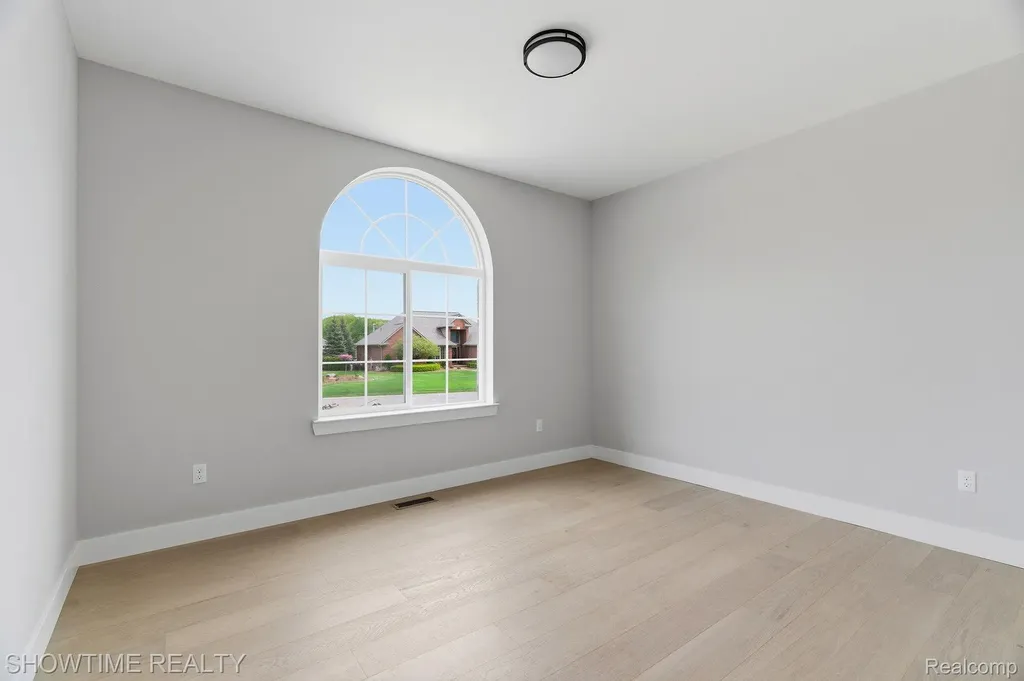 68125 Lake Angela Drive Richmond City MI 48062