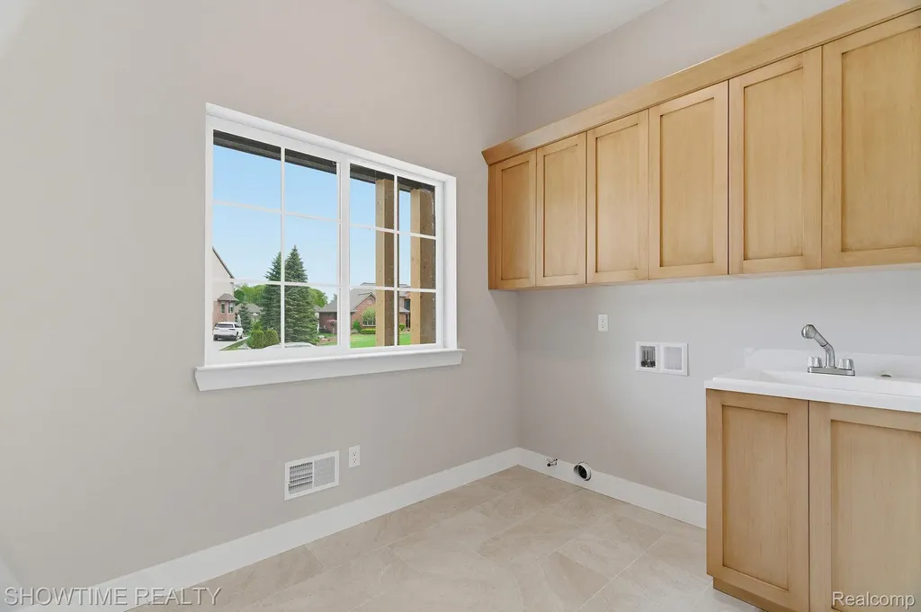 68125 Lake Angela Drive Richmond City MI 48062