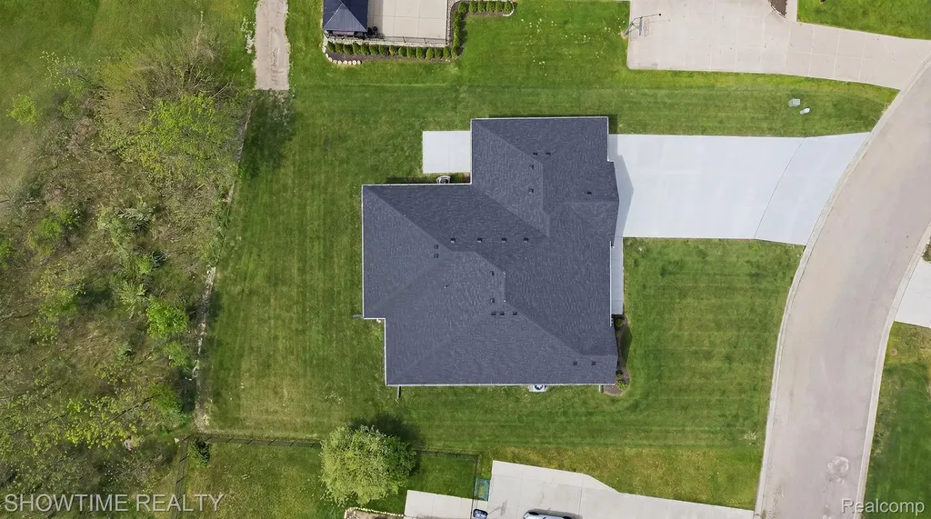 68125 Lake Angela Drive Richmond City MI 48062