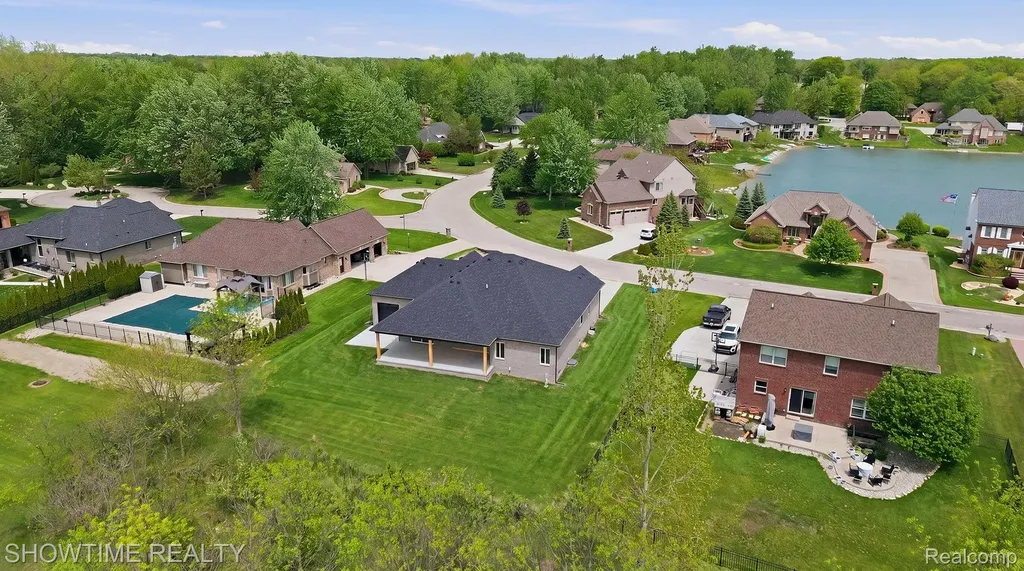 68125 Lake Angela Drive Richmond City MI 48062
