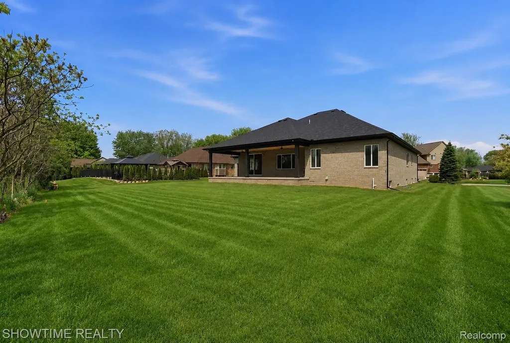 68125 Lake Angela Drive Richmond City MI 48062