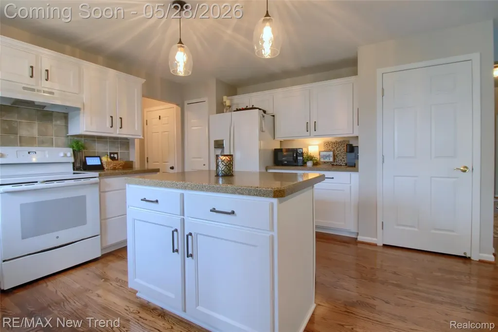 1029 Shetland Drive South Lyon City MI 48178