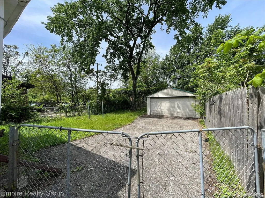 11747 Manor Street Detroit City MI 48204