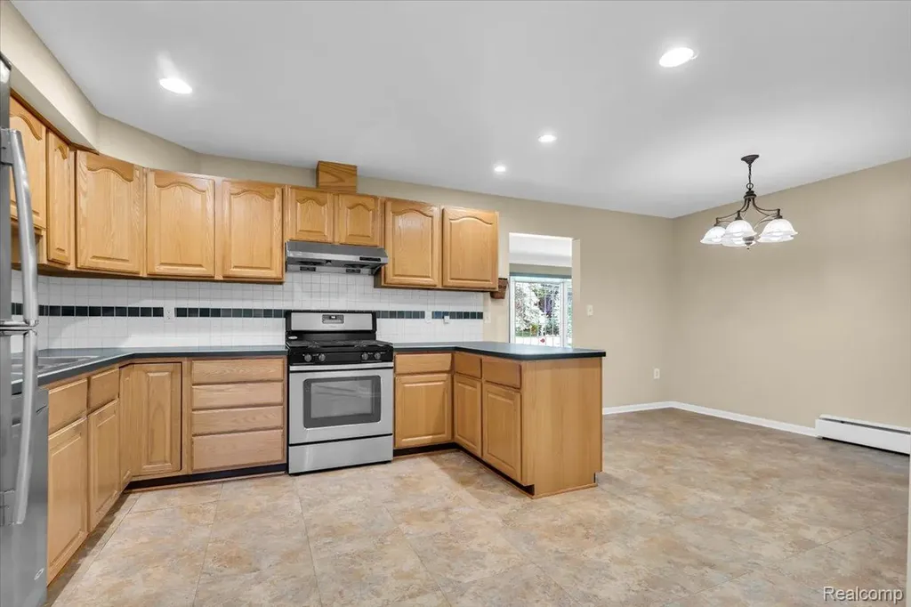 778 Troywood Drive Troy City MI 48083