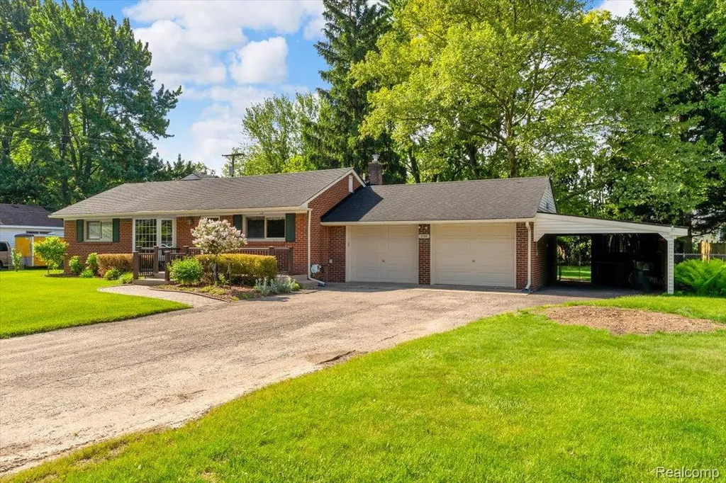 778 Troywood Drive Troy City MI 48083