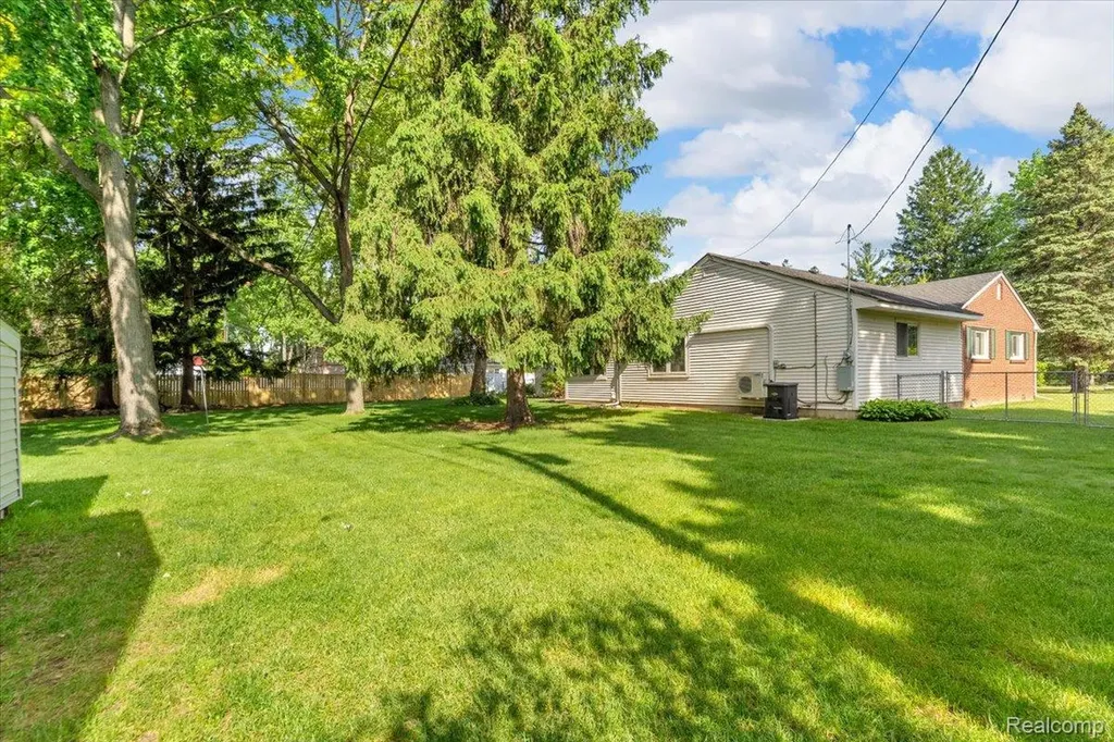 778 Troywood Drive Troy City MI 48083