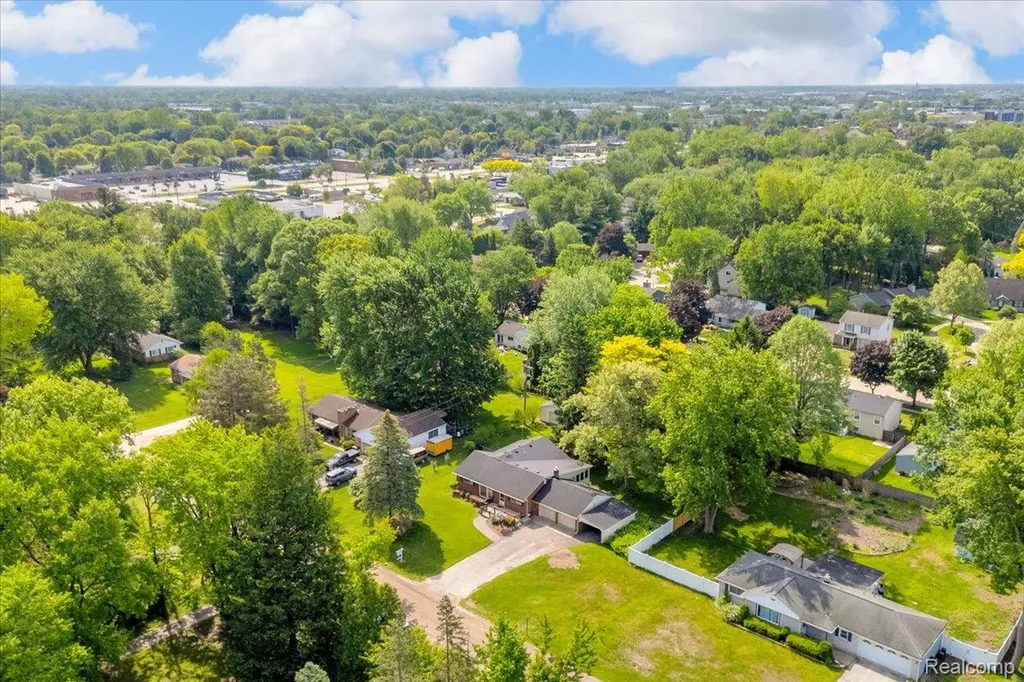 778 Troywood Drive Troy City MI 48083