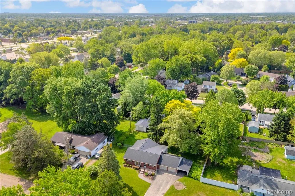 778 Troywood Drive Troy City MI 48083