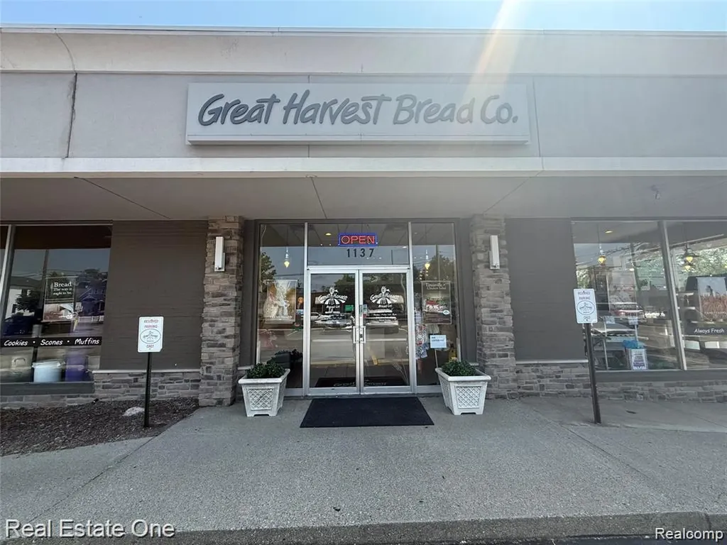 1137 S Adams Street Birmingham City MI 48009