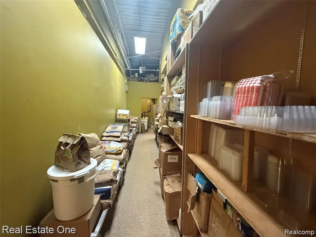 1137 S Adams Street Birmingham City MI 48009