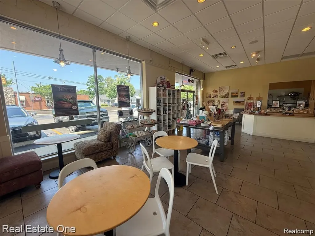 1137 S Adams Street Birmingham City MI 48009