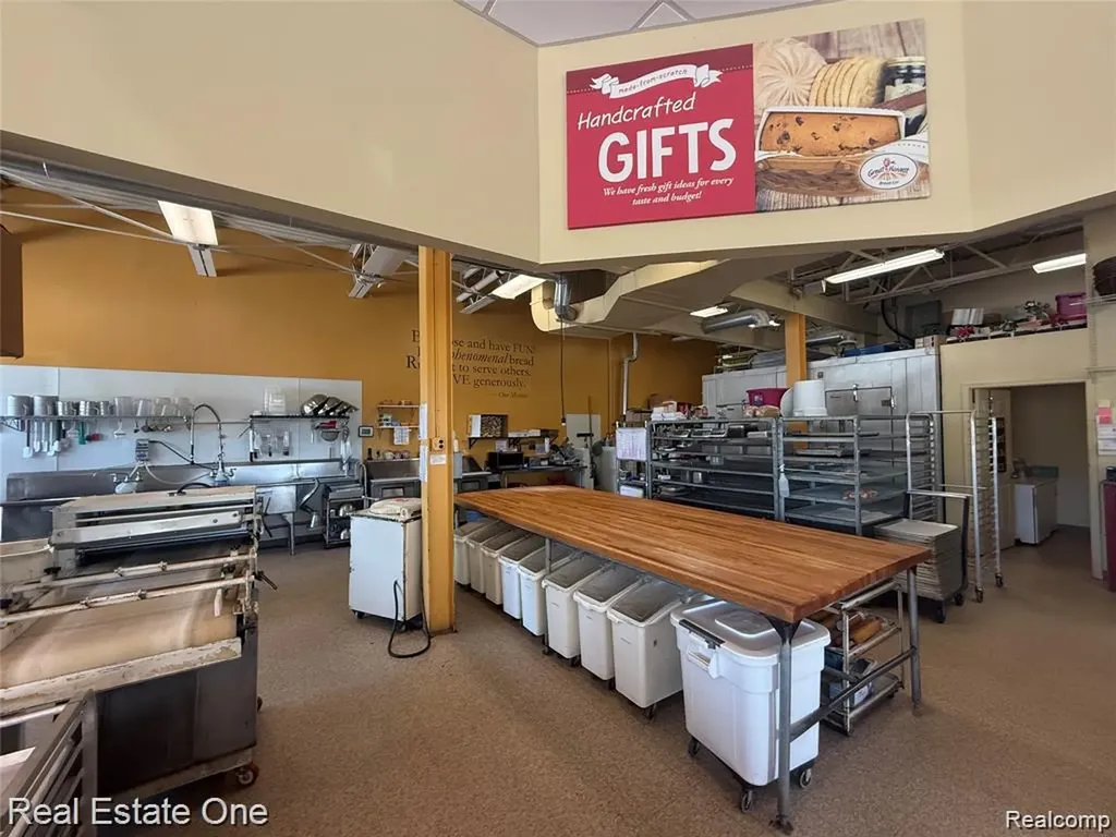 1137 S Adams Street Birmingham City MI 48009