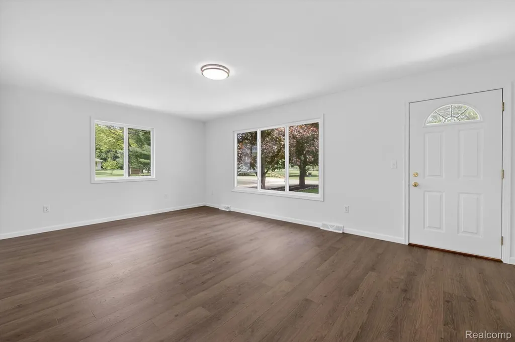 1976 Kathy Drive Hamburg Township MI 48189