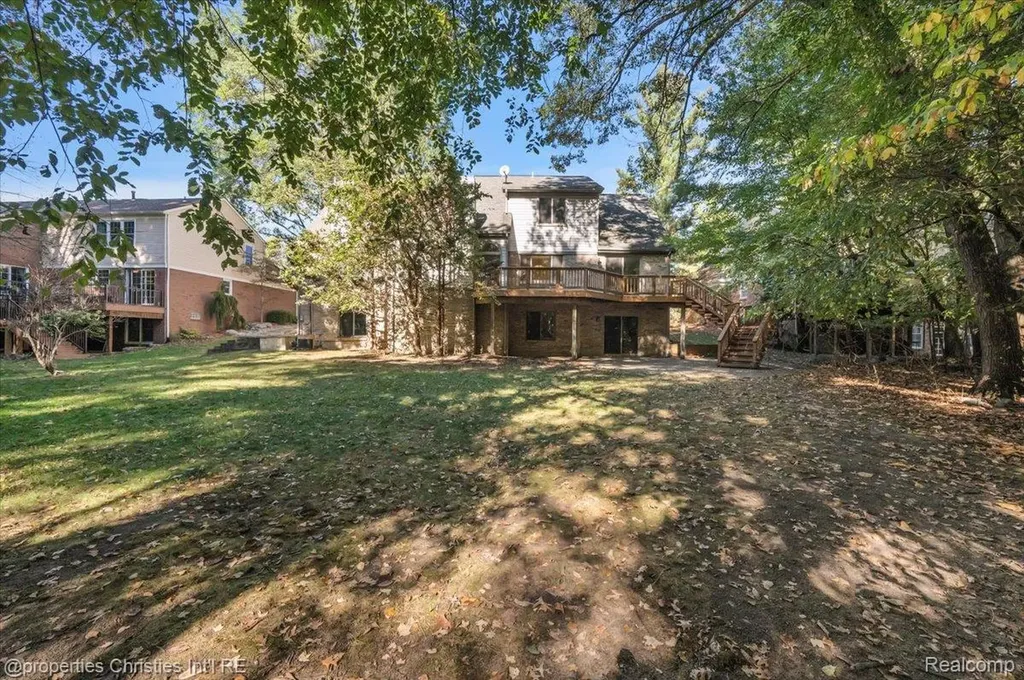 6835 High Ridge Road West Bloomfield Charter Township MI 48324