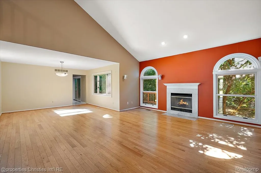 6835 High Ridge Road West Bloomfield Charter Township MI 48324