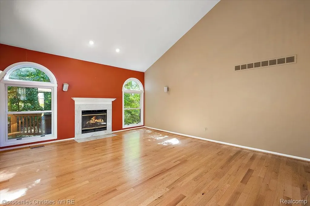 6835 High Ridge Road West Bloomfield Charter Township MI 48324