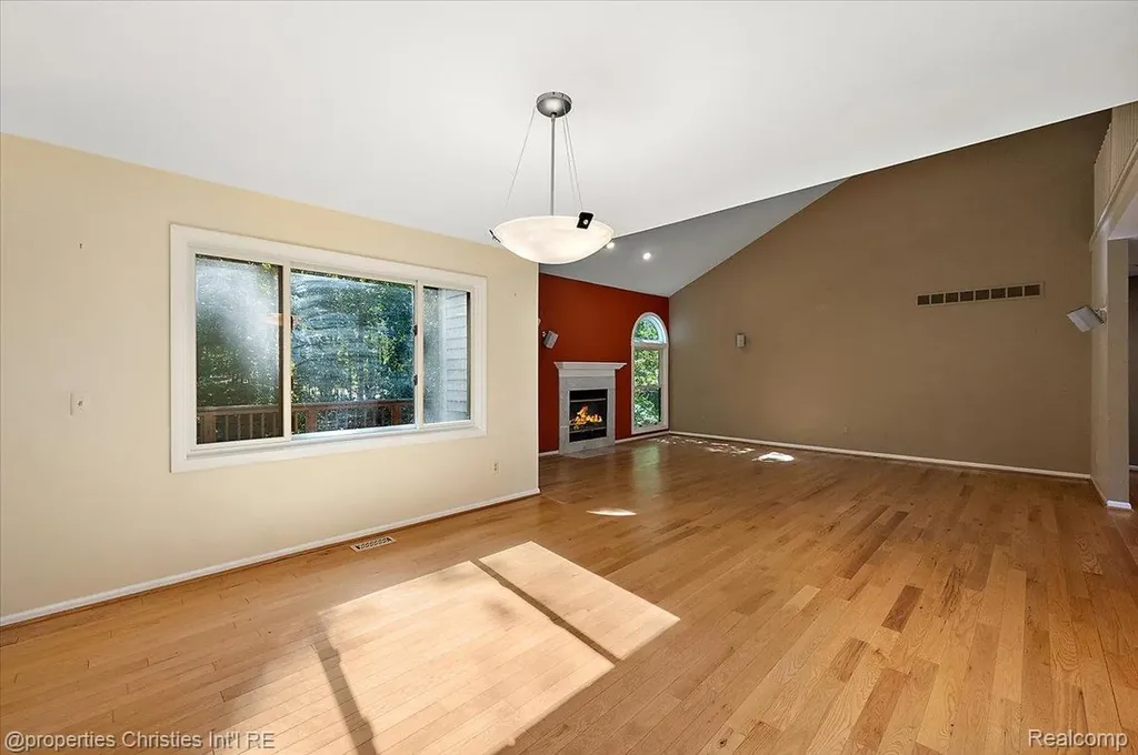 6835 High Ridge Road West Bloomfield Charter Township MI 48324