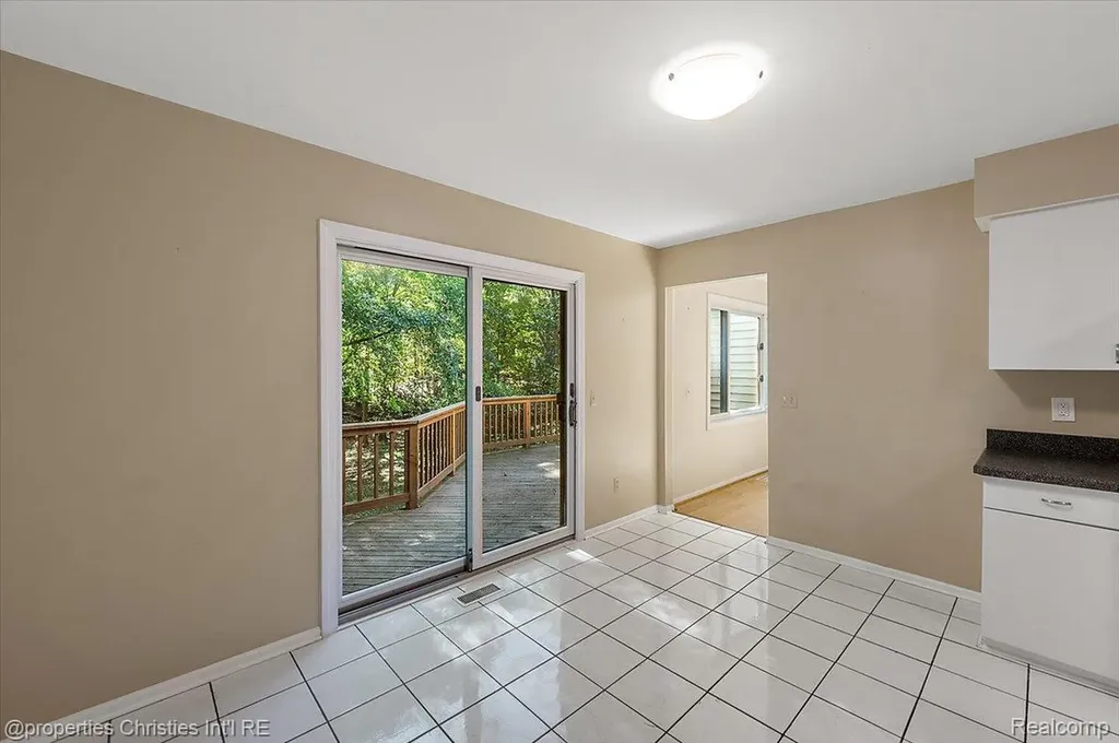 6835 High Ridge Road West Bloomfield Charter Township MI 48324