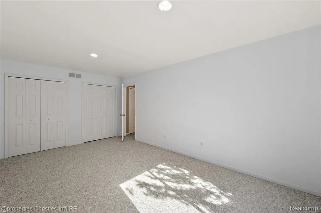 6835 High Ridge Road West Bloomfield Charter Township MI 48324