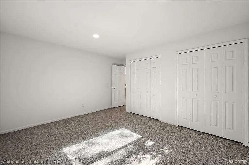 6835 High Ridge Road West Bloomfield Charter Township MI 48324
