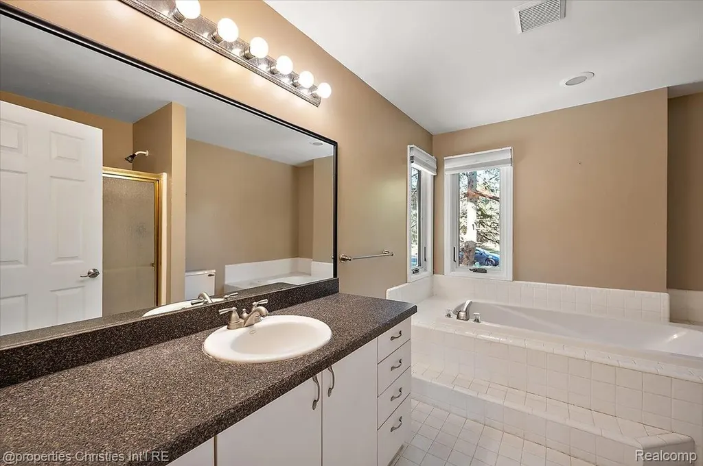 6835 High Ridge Road West Bloomfield Charter Township MI 48324