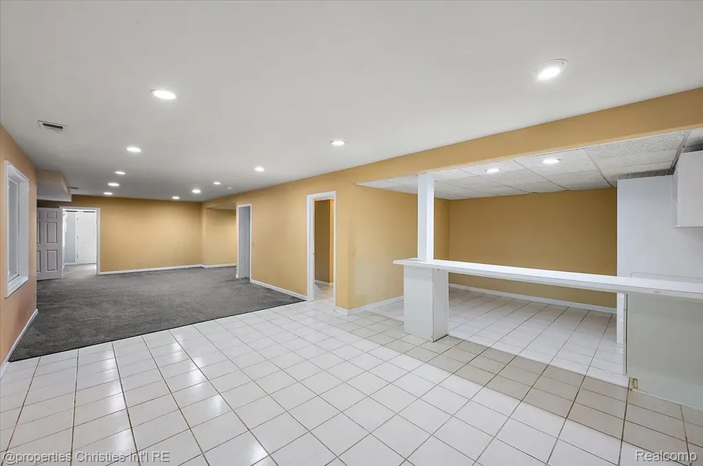 6835 High Ridge Road West Bloomfield Charter Township MI 48324