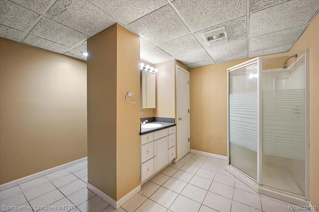 6835 High Ridge Road West Bloomfield Charter Township MI 48324