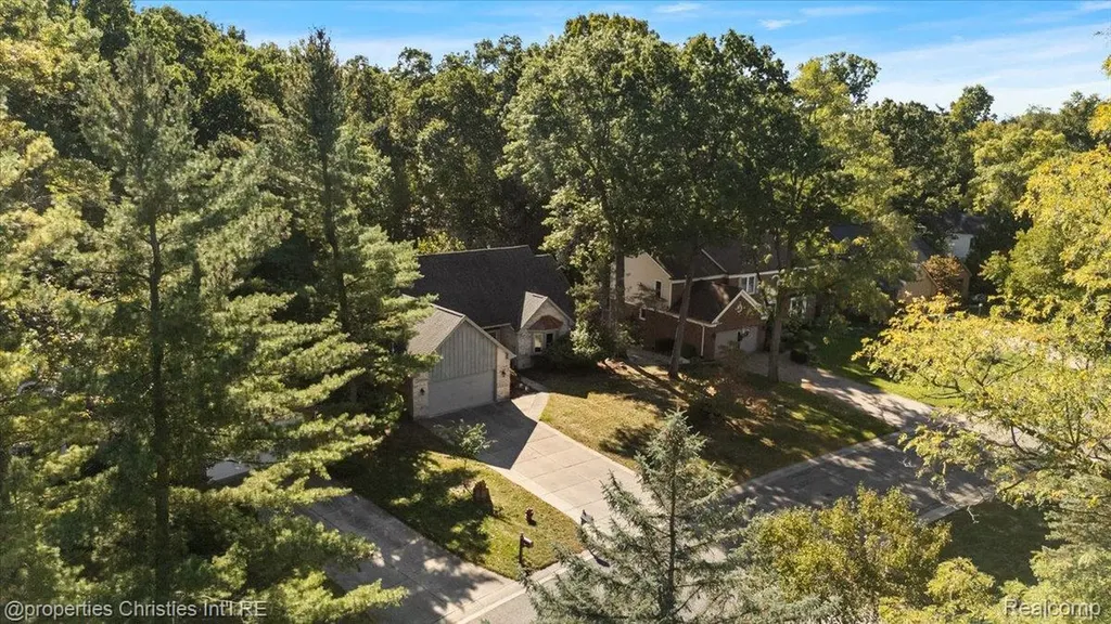 6835 High Ridge Road West Bloomfield Charter Township MI 48324