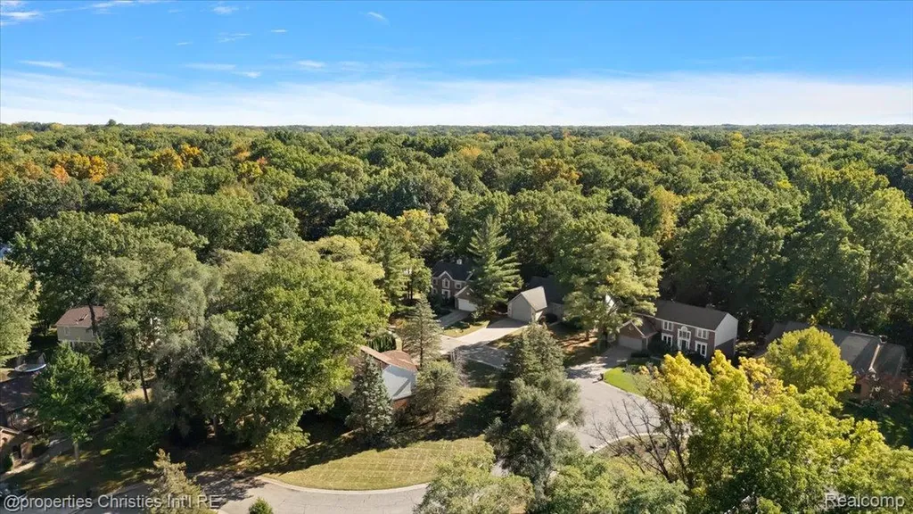 6835 High Ridge Road West Bloomfield Charter Township MI 48324