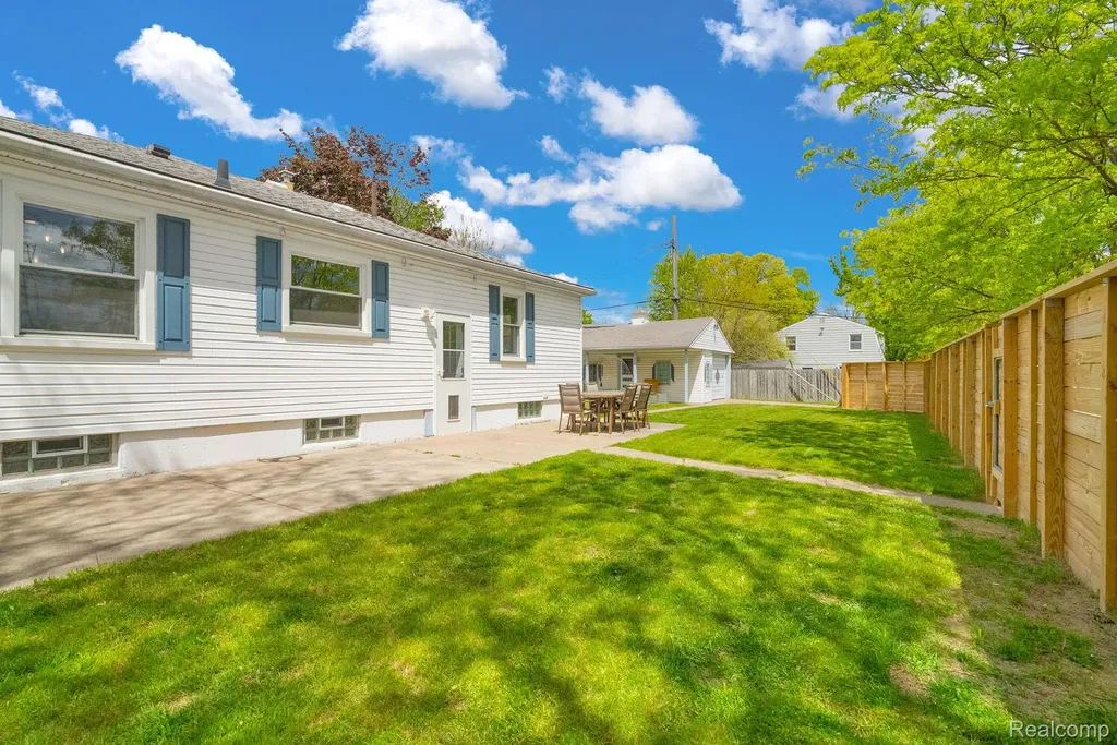 2287 Moorhouse Street Ferndale City MI 48220