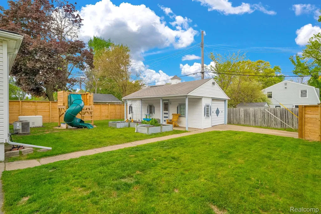 2287 Moorhouse Street Ferndale City MI 48220