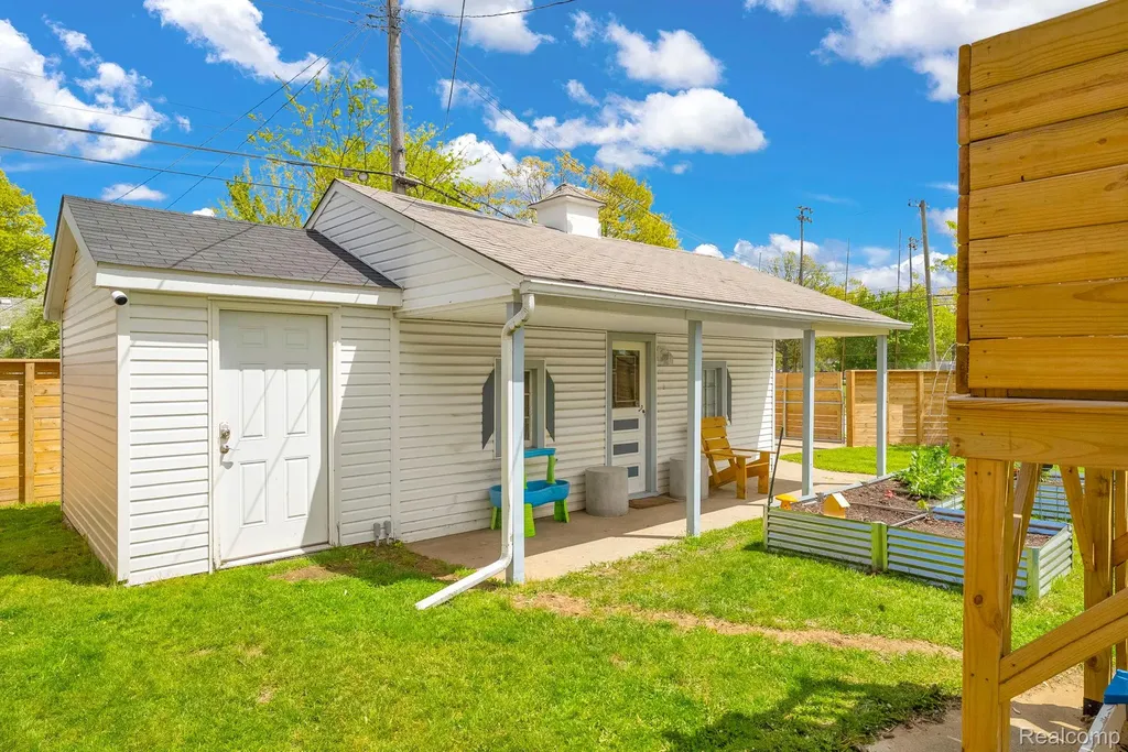 2287 Moorhouse Street Ferndale City MI 48220