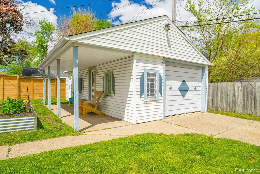 2287 Moorhouse Street Ferndale City MI 48220