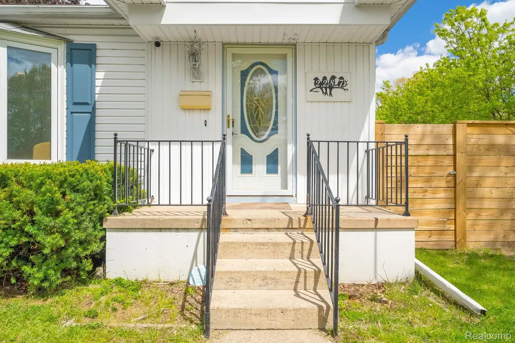 2287 Moorhouse Street Ferndale City MI 48220