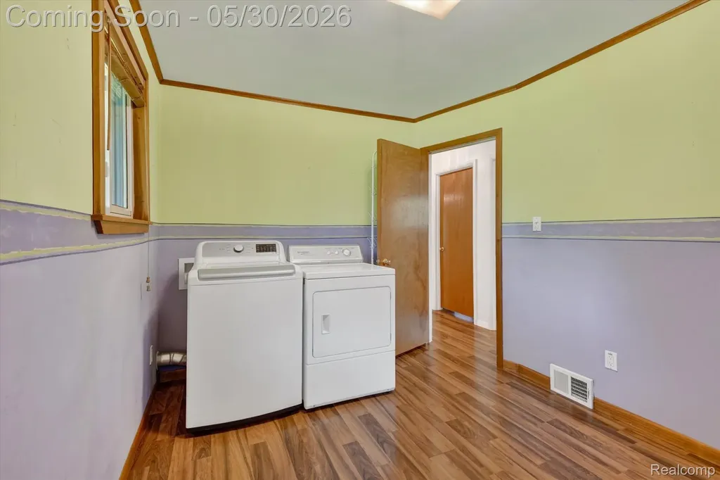 721 Robbinann Drive Waterford Charter Township MI 48328