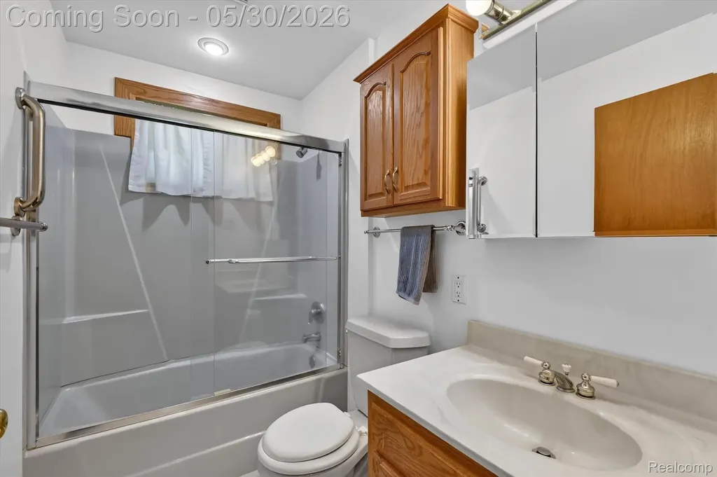 721 Robbinann Drive Waterford Charter Township MI 48328