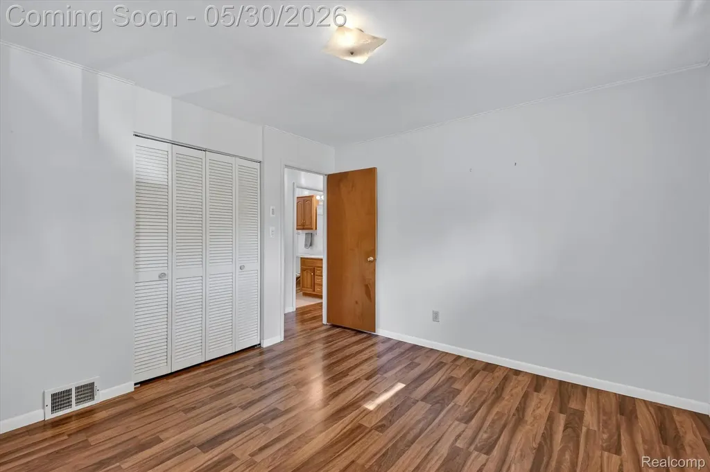 721 Robbinann Drive Waterford Charter Township MI 48328