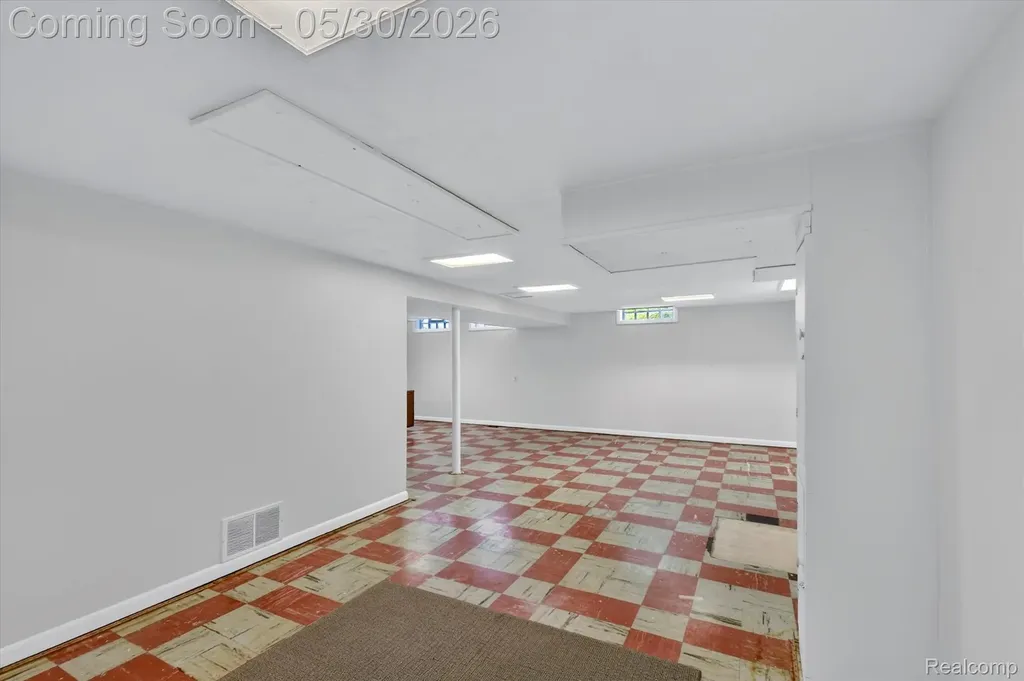 721 Robbinann Drive Waterford Charter Township MI 48328