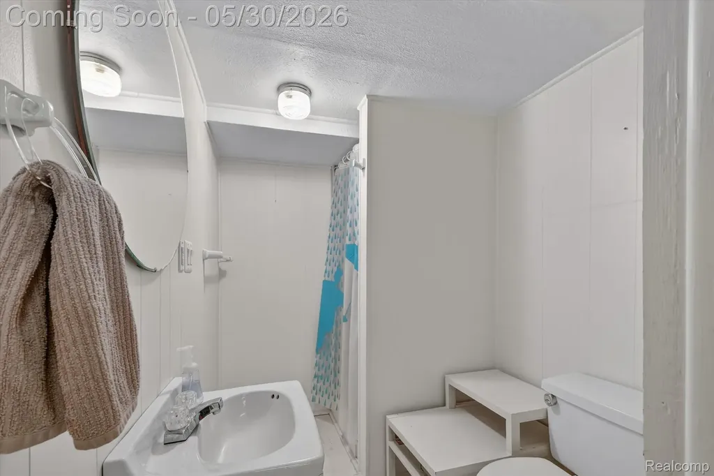721 Robbinann Drive Waterford Charter Township MI 48328