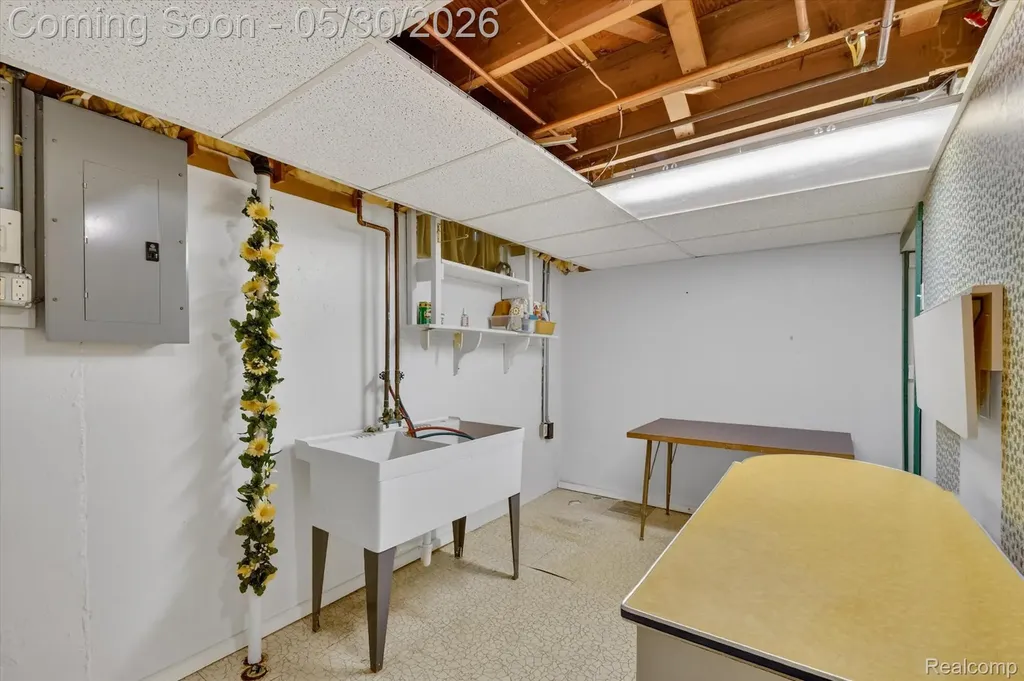 721 Robbinann Drive Waterford Charter Township MI 48328
