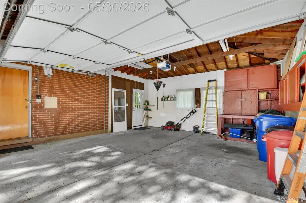721 Robbinann Drive Waterford Charter Township MI 48328
